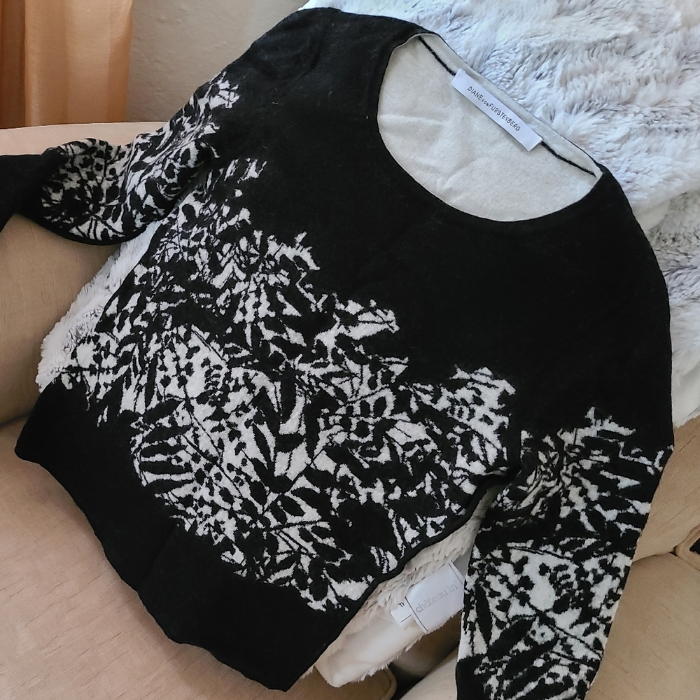 Authentic DianevonFurstenberg sweater